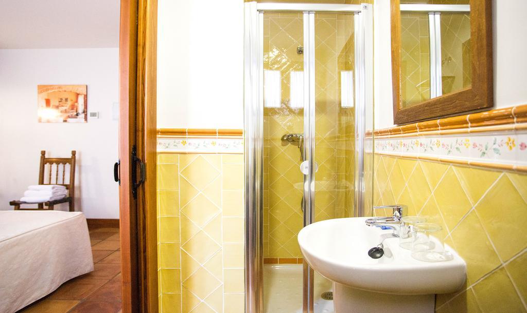 Posada Del Tio Juanon Navalcarnero Room photo